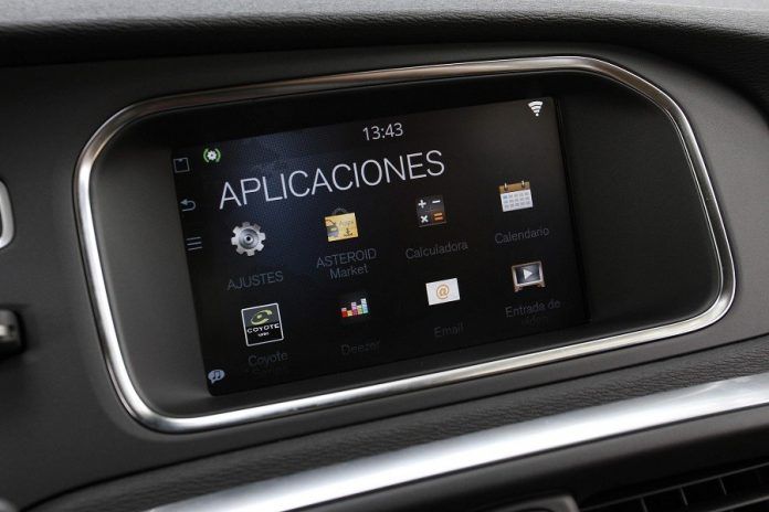 coche-conectado1-900x600